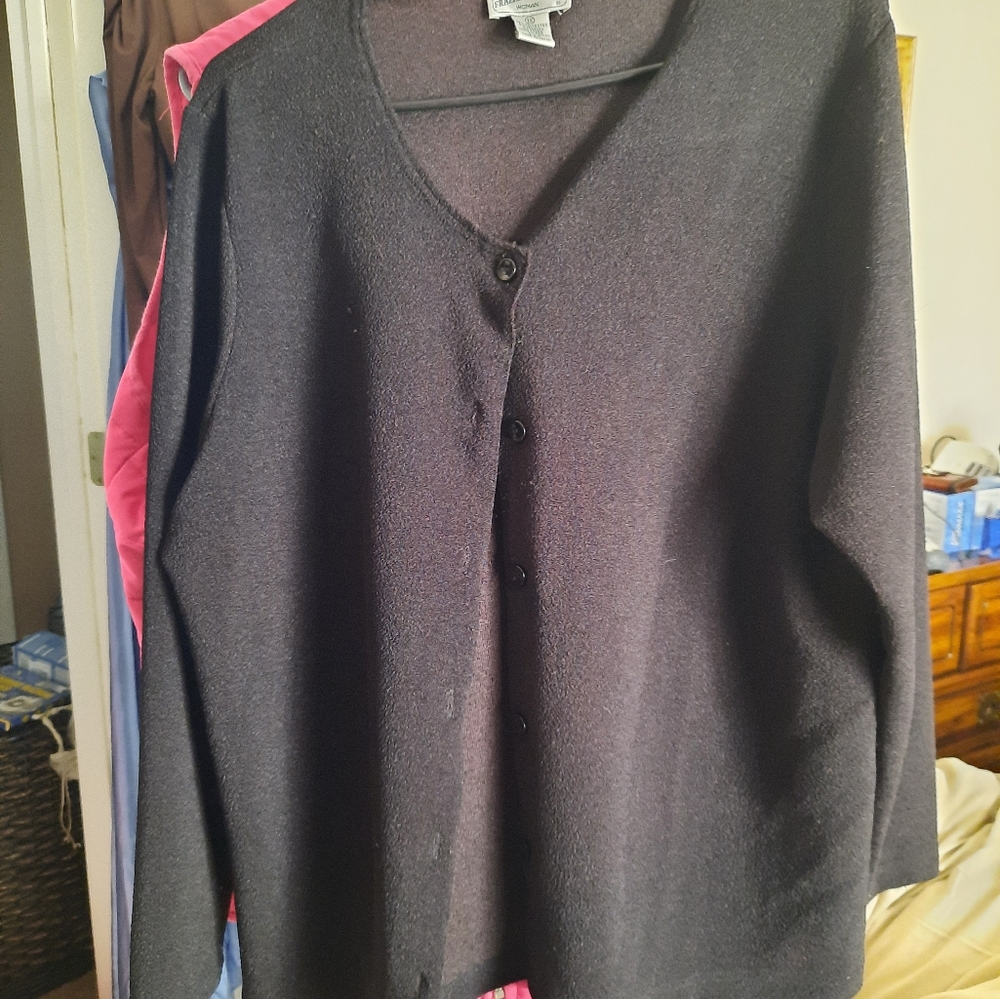 EUC Woman 1x Black Cardigan